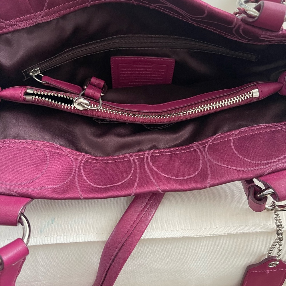 Coach Mia Signature Bag Style #15402. - Picture 3 of 5